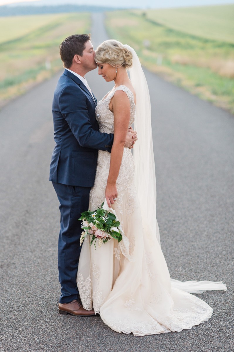 Deanna_Peter_Vintage-Country-Wedding_041